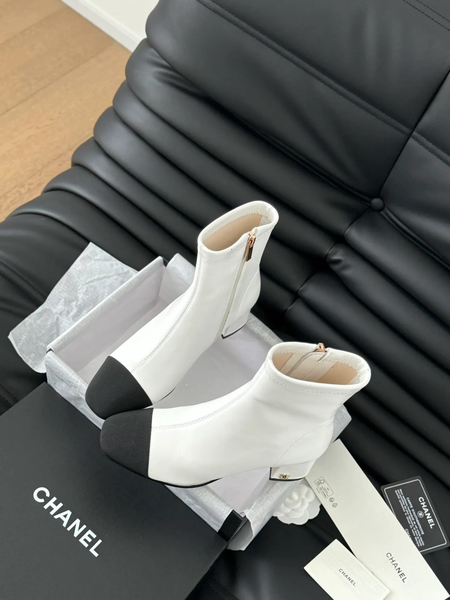 👟👟Ex-factory price 600👟👟 Purchasing-grade Chanel classic new elastic boots series! The leather texture is super good, and the upper is delicate ~ Calfskin upper, sheepskin lining, original outsole! Size:35-39 Other sizes are determined